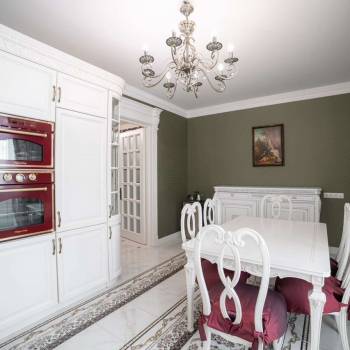 Продается 3-х комнатная квартира, 158 м²
