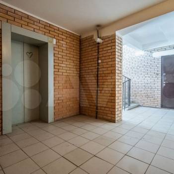 Продается 1-комнатная квартира, 42 м²