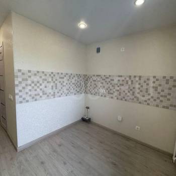 Продается 1-комнатная квартира, 32 м²