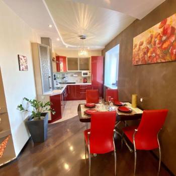 Сдается 2-х комнатная квартира, 70 м²