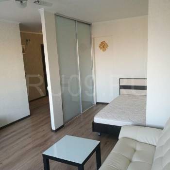 Продается 1-комнатная квартира, 49 м²