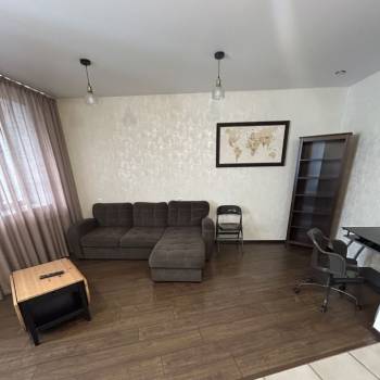 Продается 1-комнатная квартира, 43 м²