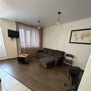 Продается 1-комнатная квартира, 43 м²