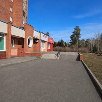 Сдается Нежилое помещение, 402 м²