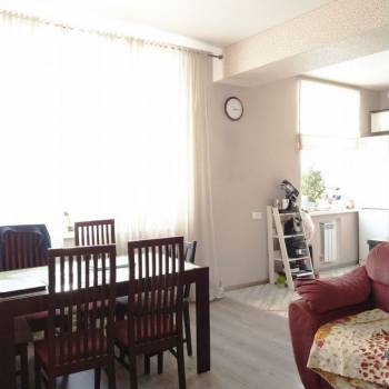 Продается Многокомнатная квартира, 88,3 м²