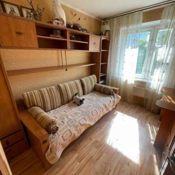 Продается 1-комнатная квартира, 78,6 м²