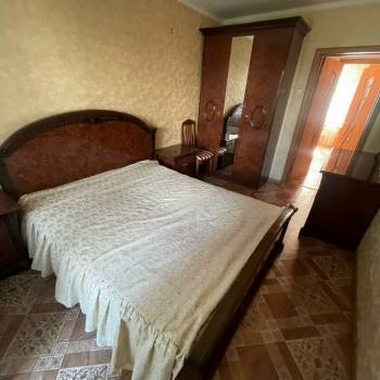Продается 1-комнатная квартира, 78,6 м²