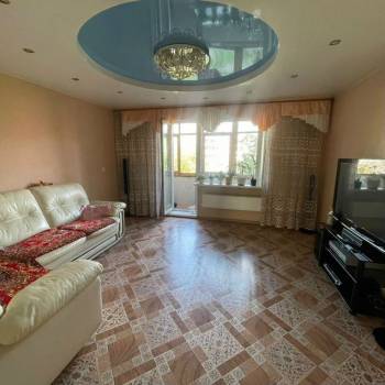 Продается 1-комнатная квартира, 78,6 м²