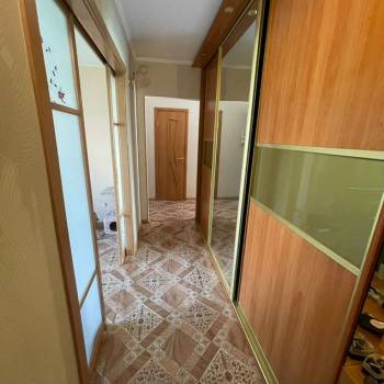 Продается 1-комнатная квартира, 78,6 м²