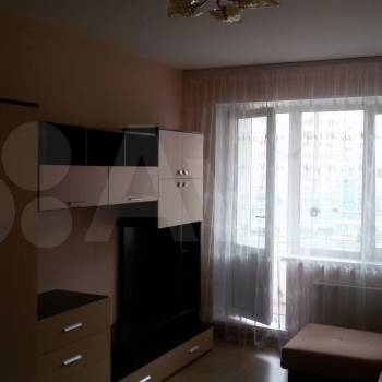 Сдается 1-комнатная квартира, 42 м²