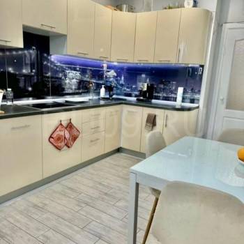 Сдается 2-х комнатная квартира, 64 м²