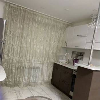 Продается 1-комнатная квартира, 40 м²