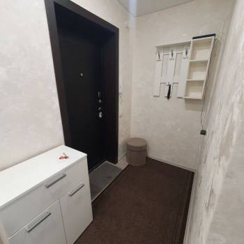 Продается 1-комнатная квартира, 38 м²