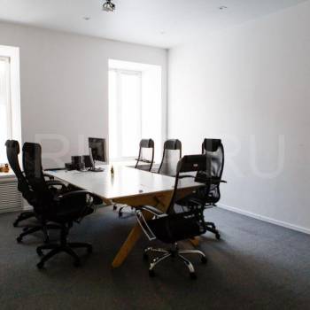 Сдается Нежилое помещение, 246 м²