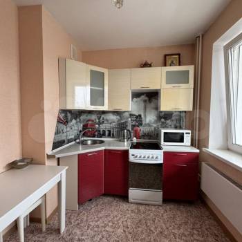 Сдается 1-комнатная квартира, 38 м²