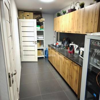 Сдается Нежилое помещение, 165 м²