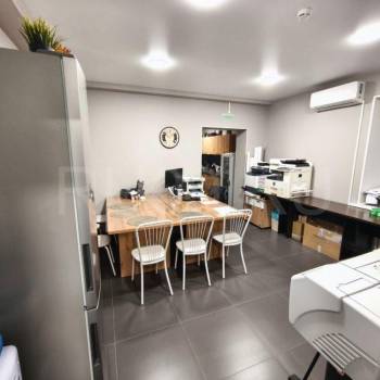 Сдается Нежилое помещение, 165 м²