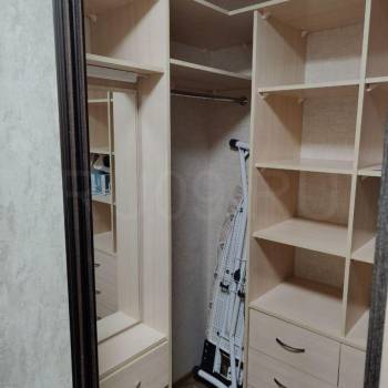 Продается 1-комнатная квартира, 42 м²