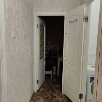 Продается 1-комнатная квартира, 42 м²