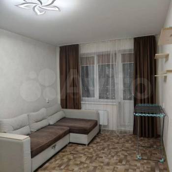Продается 1-комнатная квартира, 42 м²