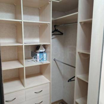 Продается 1-комнатная квартира, 42 м²
