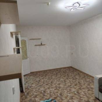 Продается 1-комнатная квартира, 42 м²