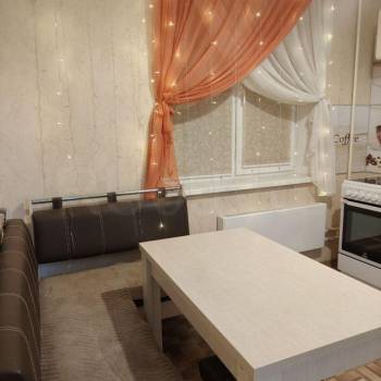 Продается 1-комнатная квартира, 42 м²