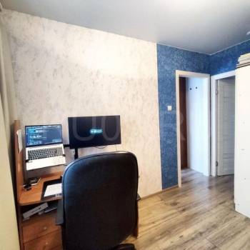 Продается Многокомнатная квартира, 70 м²
