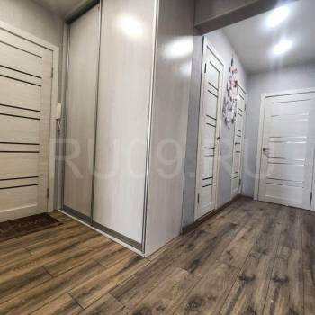 Продается Многокомнатная квартира, 70 м²