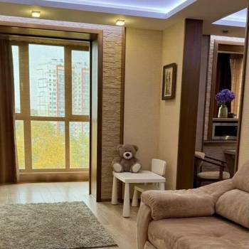 Продается 1-комнатная квартира, 42 м²