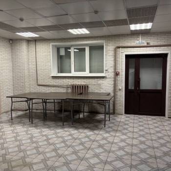 Продается Нежилое помещение, 200 м²