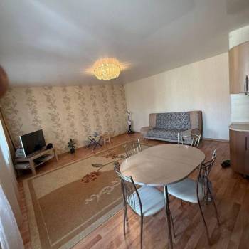 Продается 3-х комнатная квартира, 102 м²