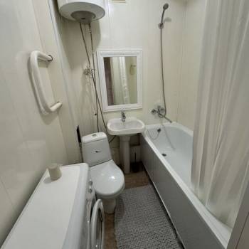 Продается 1-комнатная квартира, 38 м²