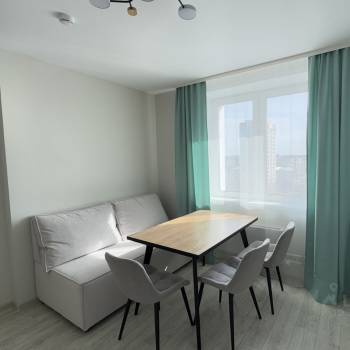 Сдается 1-комнатная квартира, 42 м²