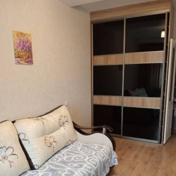 Сдается 1-комнатная квартира, 42 м²
