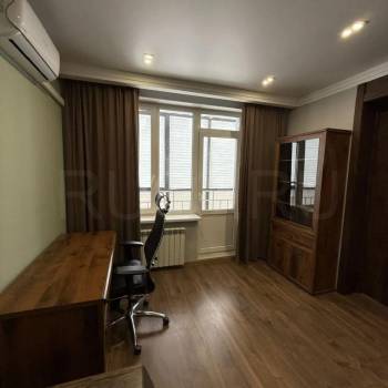 Продается 1-комнатная квартира, 54 м²