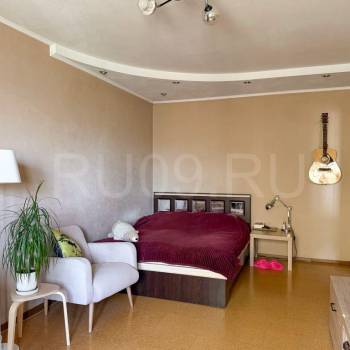 Продается 1-комнатная квартира, 42 м²