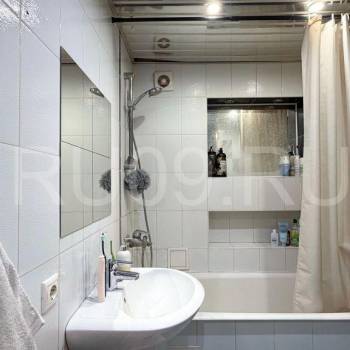 Продается 1-комнатная квартира, 42 м²