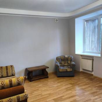 Сдается 1-комнатная квартира, 60 м²