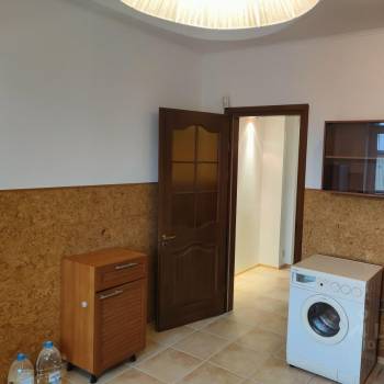 Сдается 1-комнатная квартира, 60 м²