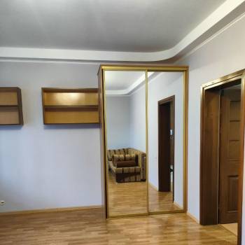 Сдается 1-комнатная квартира, 60 м²