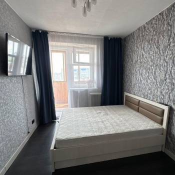 Сдается 1-комнатная квартира, 52 м²