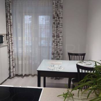Сдается 1-комнатная квартира, 43 м²
