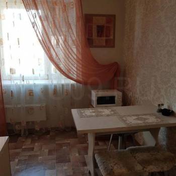 Продается 1-комнатная квартира, 37 м²