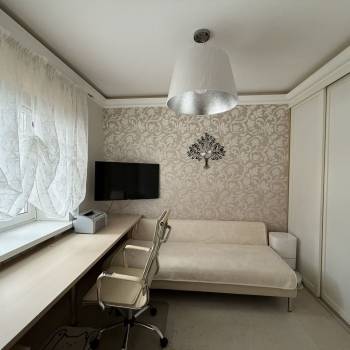 Продается Многокомнатная квартира, 100,4 м²