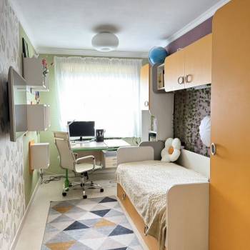 Продается Многокомнатная квартира, 100,4 м²