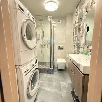 Продается Многокомнатная квартира, 100,4 м²