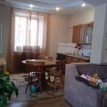 Продается Многокомнатная квартира, 80 м²