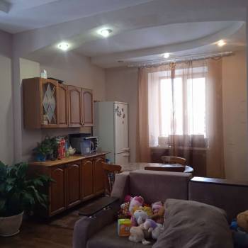 Продается Многокомнатная квартира, 80 м²