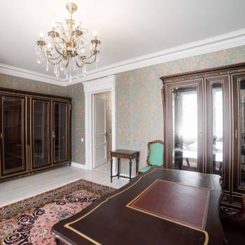 Продается 3-х комнатная квартира, 158 м²